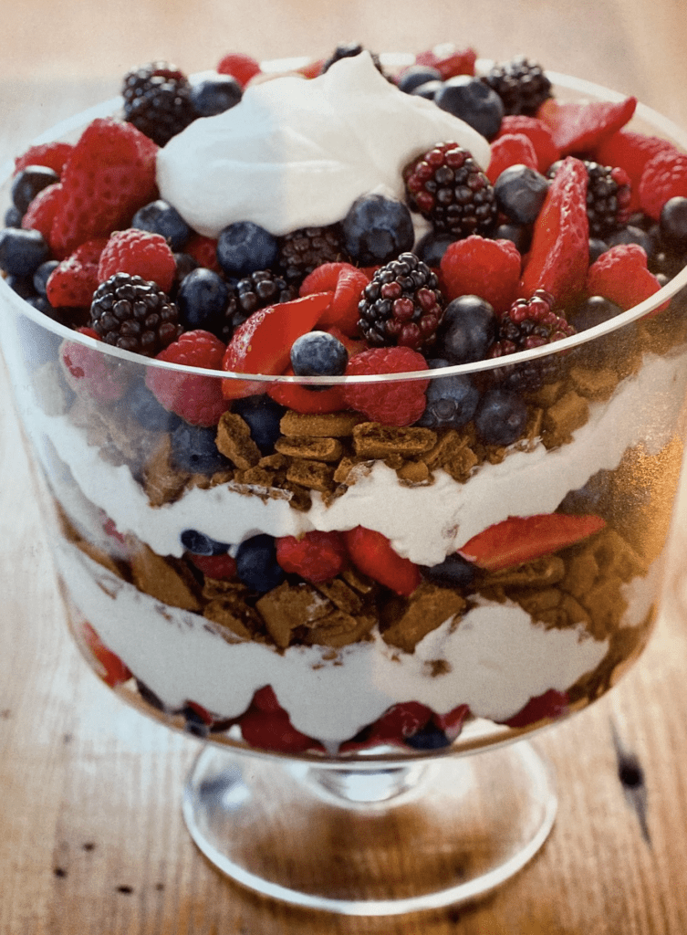 Trifle-with-Cookies-and-Berries-Recipe 