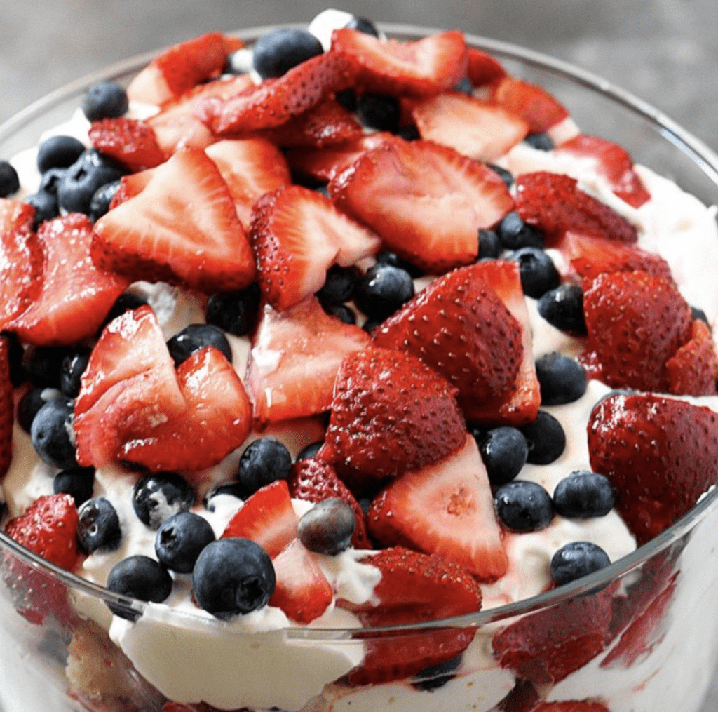 Trifle with Cookies and Berries Recipe - PB on Life