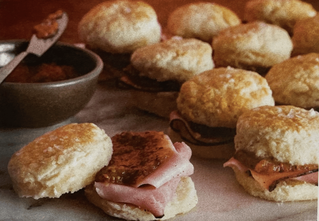 thanksgiving-day-appetizers-Minli-Ham-Biscuits-With-Apple-Butter-Mustard