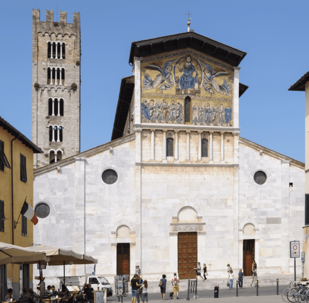 Admire-the-Basilica-of-San-Frediano-Lucca