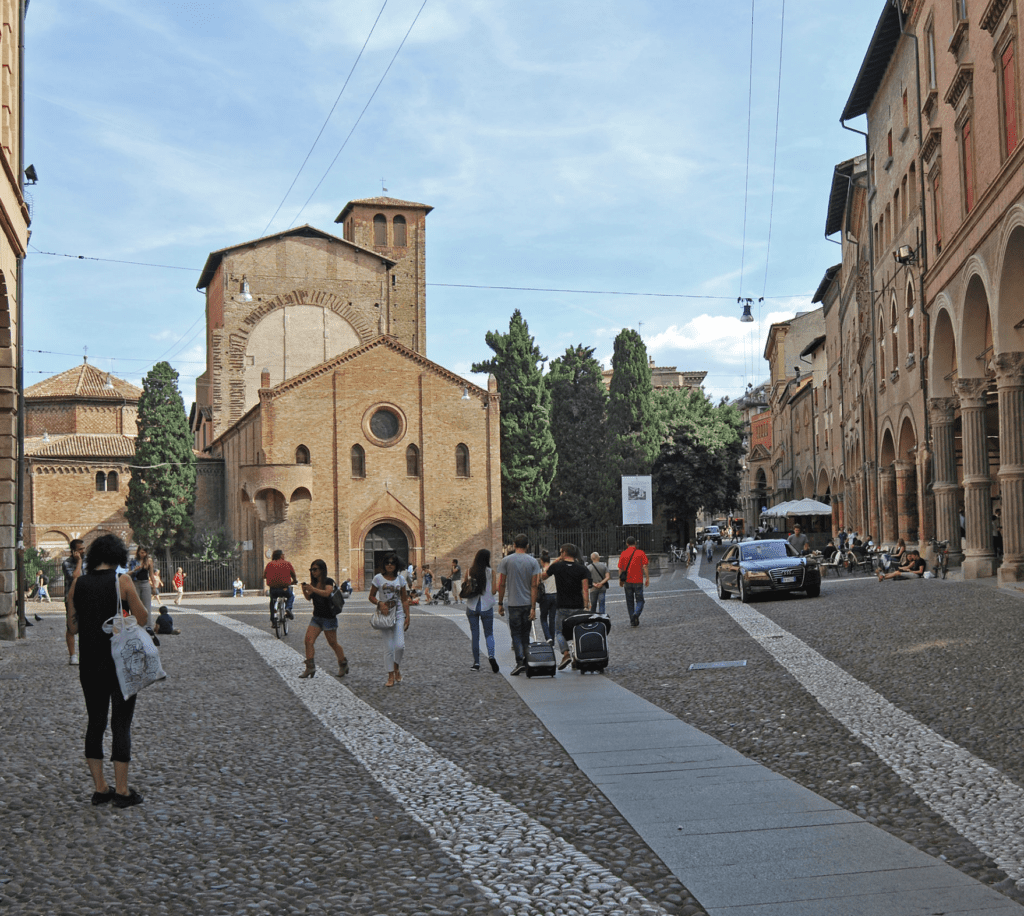 sites-to-see-places-to-eat-in-bologna-Bologna-Sette-Chiese-Something-to-Eat-Lasagne-at-Drogheria-della-Rosa