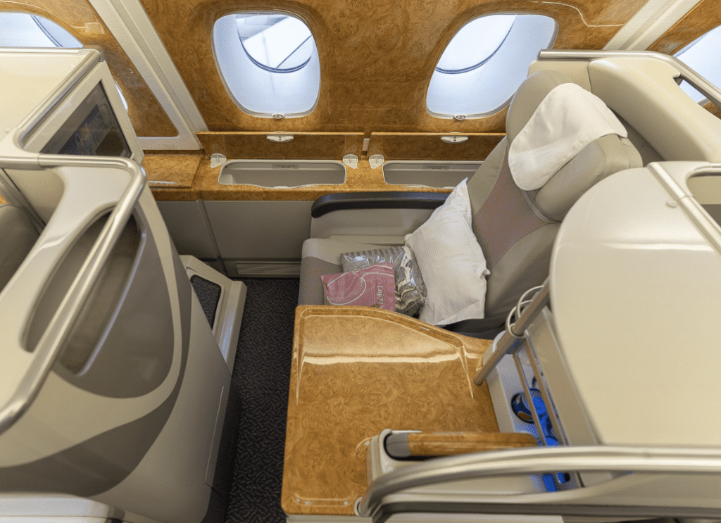 best-business-class-airline-seats-emirates-business-class-seat