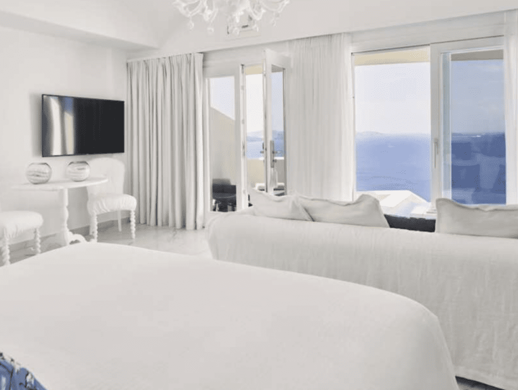 the-best-hotels-in-santorini-Canaves-Oia-Boutique-Hotel-room