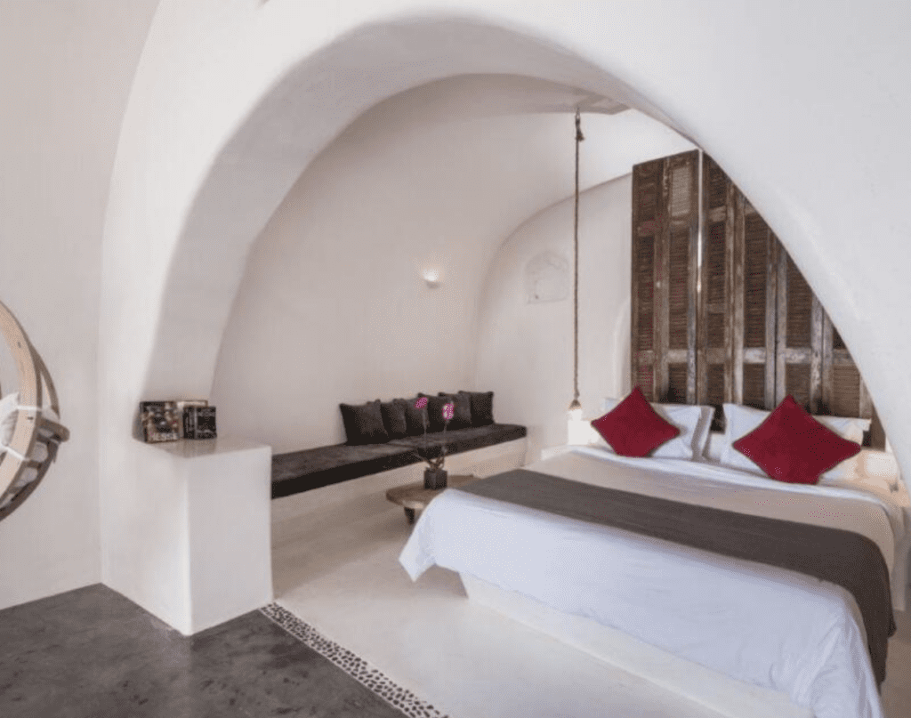 the-best-hotels-in-santorini-Andronis-Boutique-Hotel-room