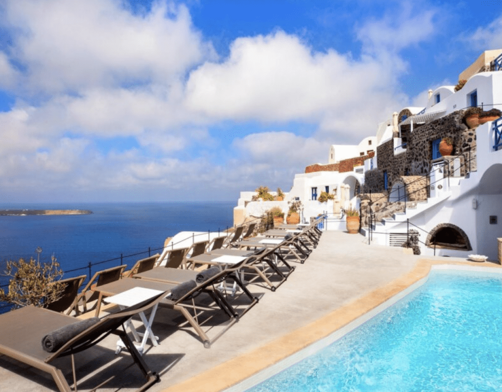 the-best-hotels-in-santorini-Hotel-in-Oia-Santorini