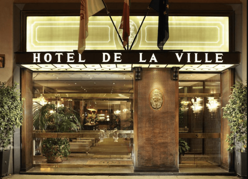 boutique-luxury-hotels-in-italy-image-of-hotel-entrance-Hotel-de-la-Ville-ROME-ITALY