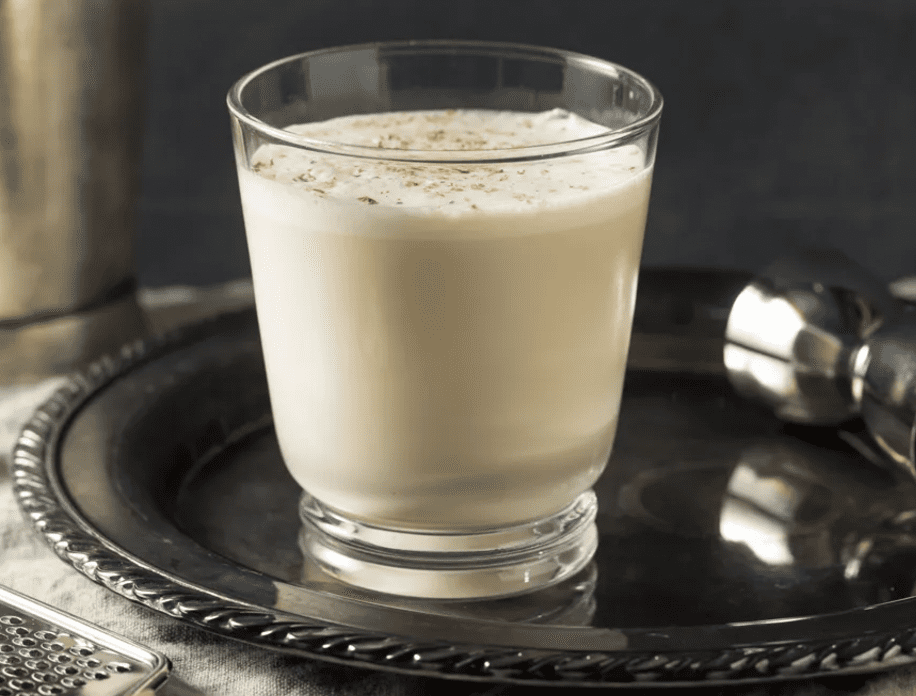 Best-Holiday-Cocktails-eggnog