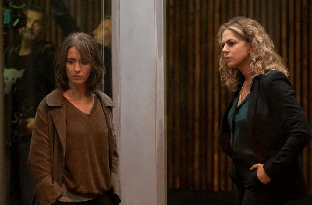 storyline-for-sara-woman-in-the-shadows