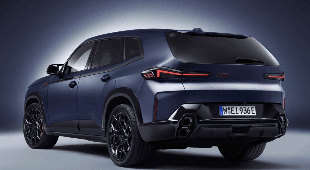 image-of-BMW-XM-Black-Label