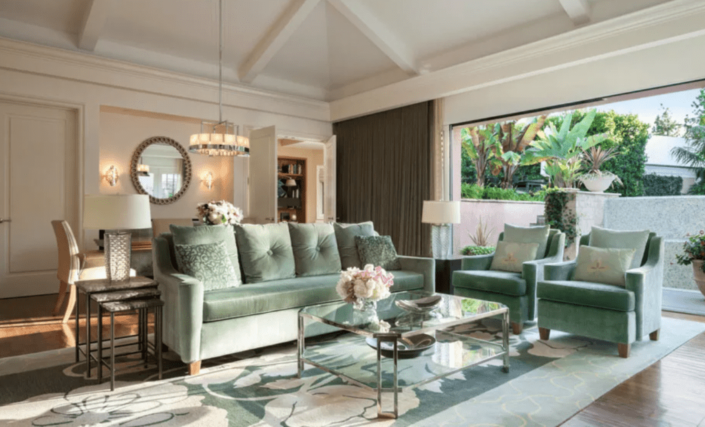 Best-Luxury-Hotels-in-LA-Beverly-Hills-Hotel