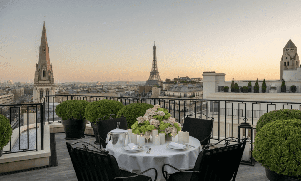 luxury-hotels-in-paris-The Four-Seasons-George-V
