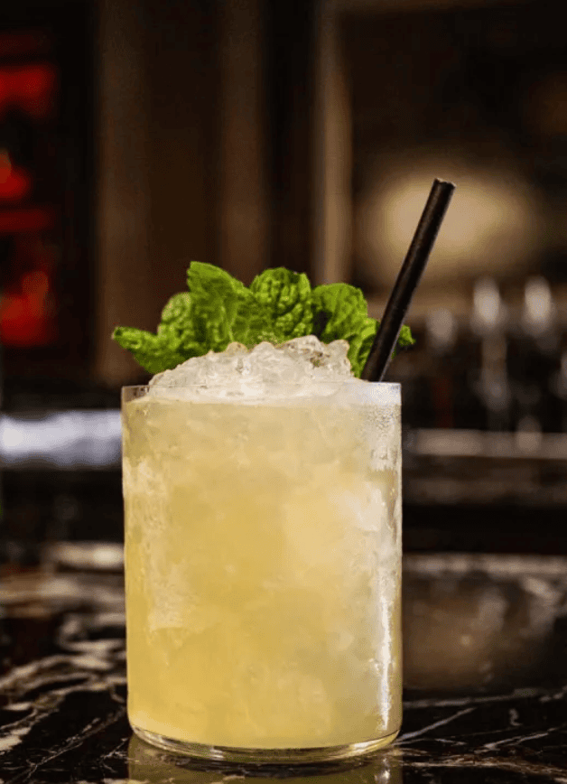 refreshing-cocktails-to-mix-Cobra-Clutch