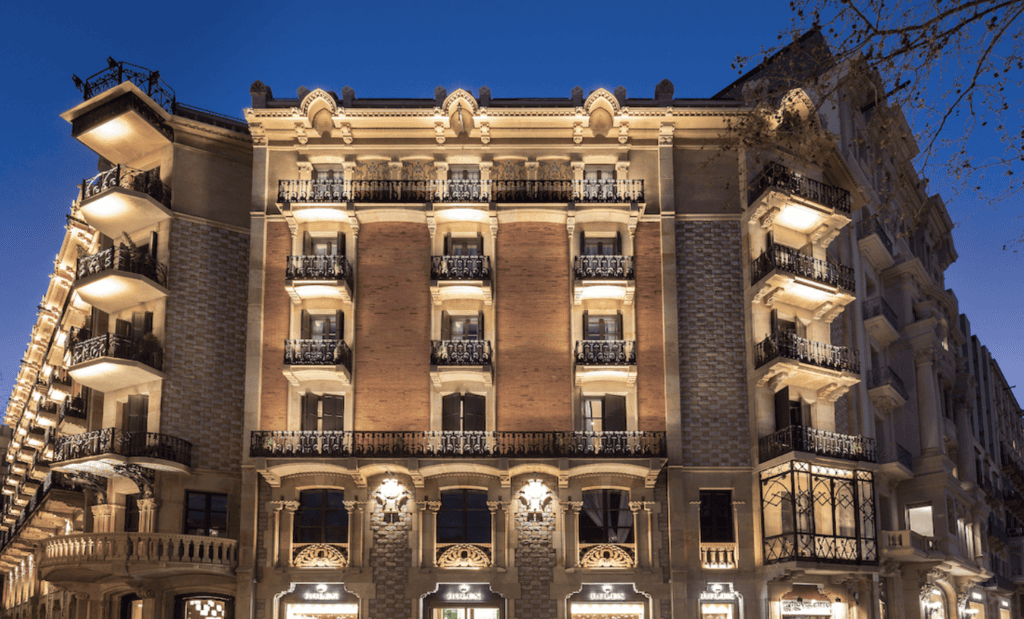 best-luxury-hotels-in-barcelona-monument