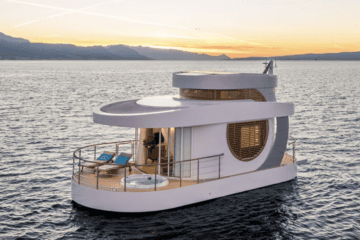 multi-story-floating-home